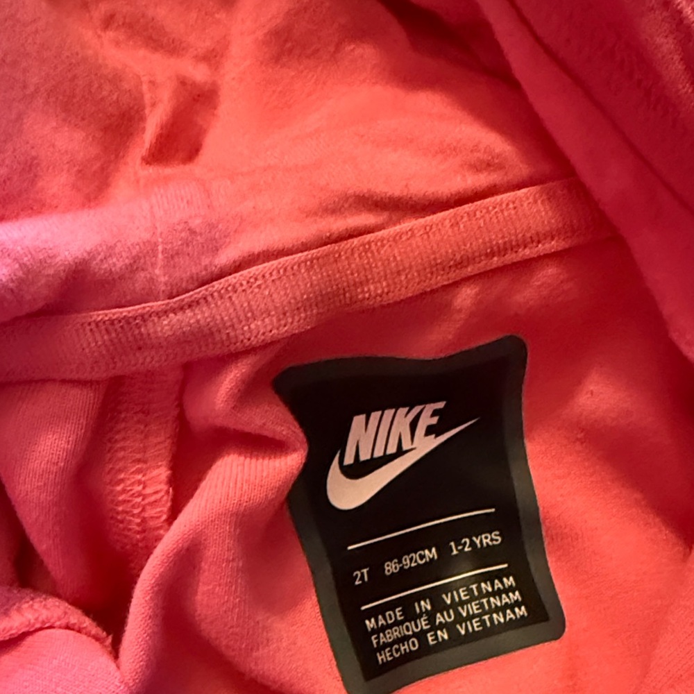 Nike Tech - Picture 6 of 6